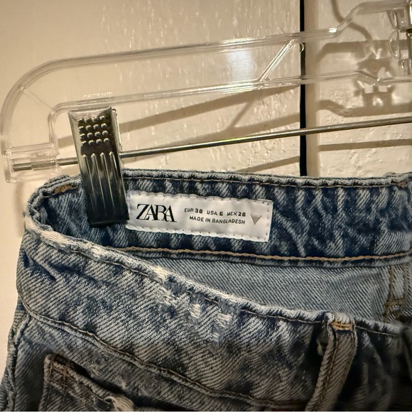 Zara Distressed Blue Jean Shorts - Picture 3 of 3